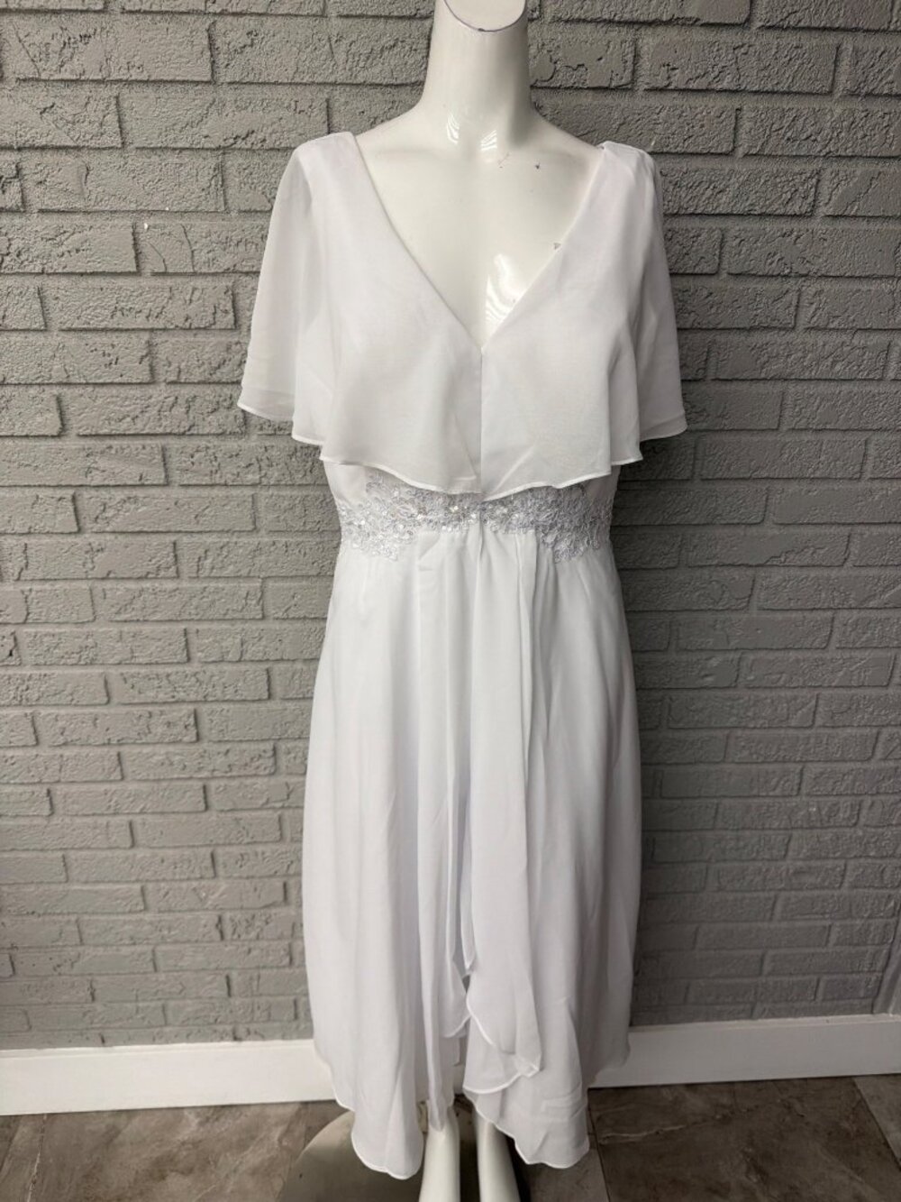 HY White Capelet Shawl Bat-Wing Sequin Detail Dress Size 12